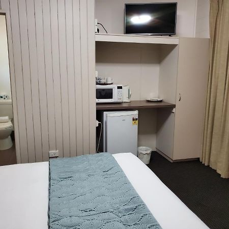 Windsor Hotel Motel Dalby Exterior photo