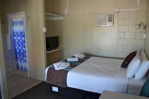 Windsor Hotel Motel Dalby Exterior photo