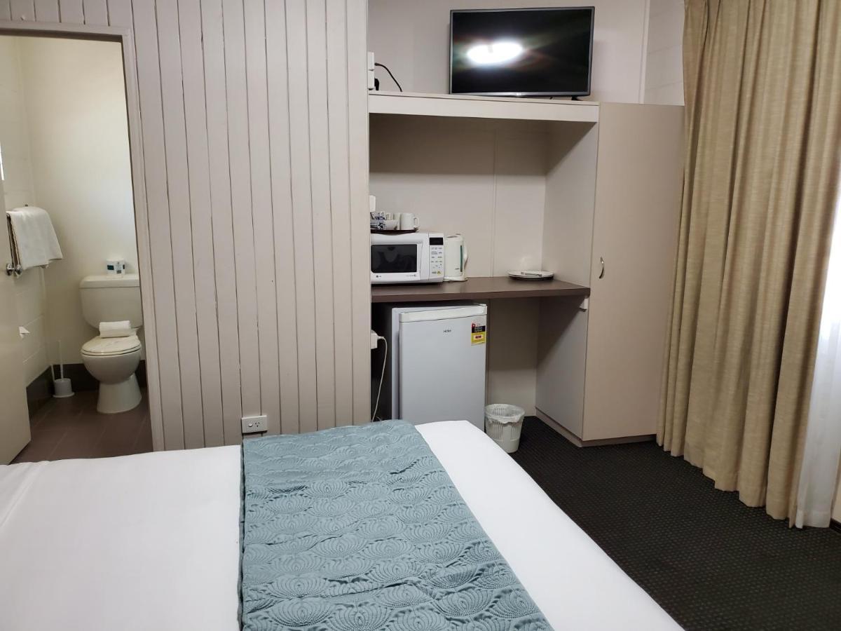 Windsor Hotel Motel Dalby Exterior photo